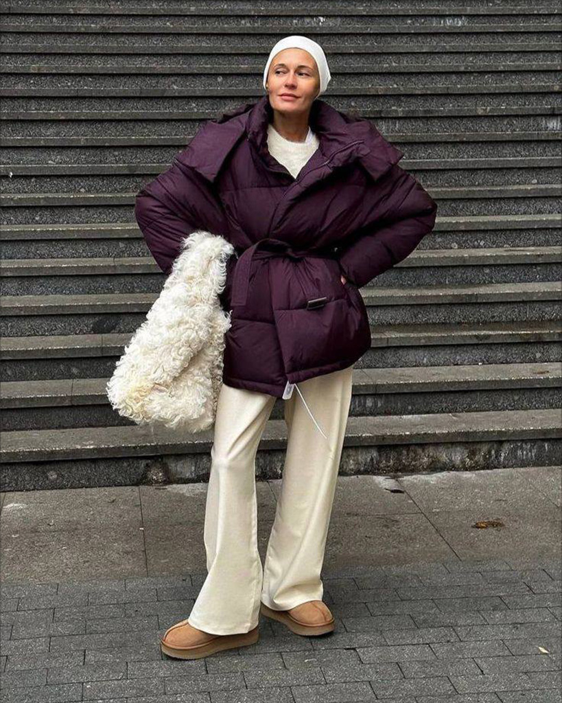 Для курток на синтепоне рекомендуется машинная стирка при 40 ∘C в режиме «синтетика»