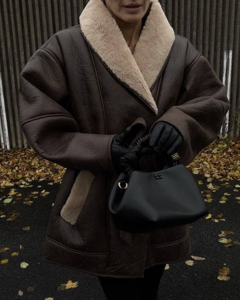 Для кожаных и замшевых изделий избегайте стирки — используйте сухую чистку или профессиональную химчистку